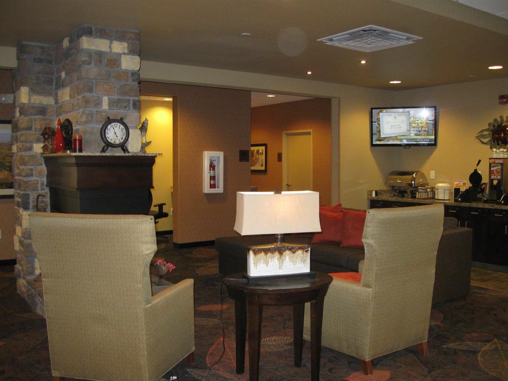 Little Missouri Inn & Suites New Town Luaran gambar