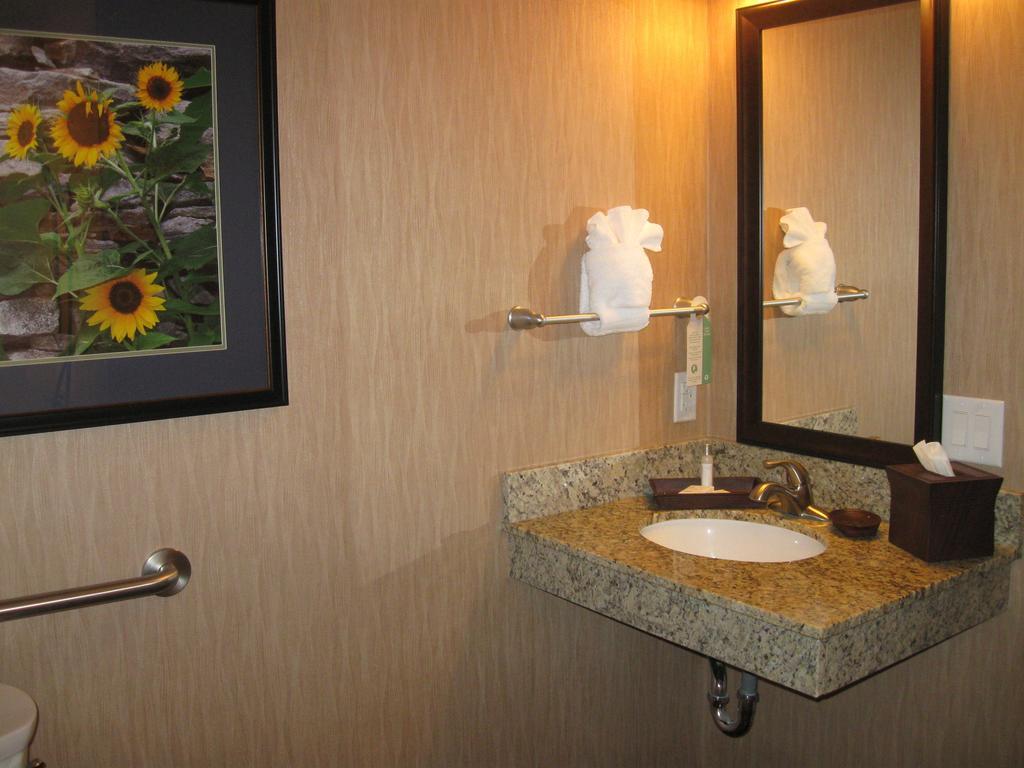 Little Missouri Inn & Suites New Town Luaran gambar