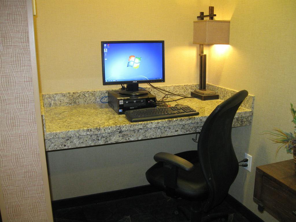 Little Missouri Inn & Suites New Town Luaran gambar