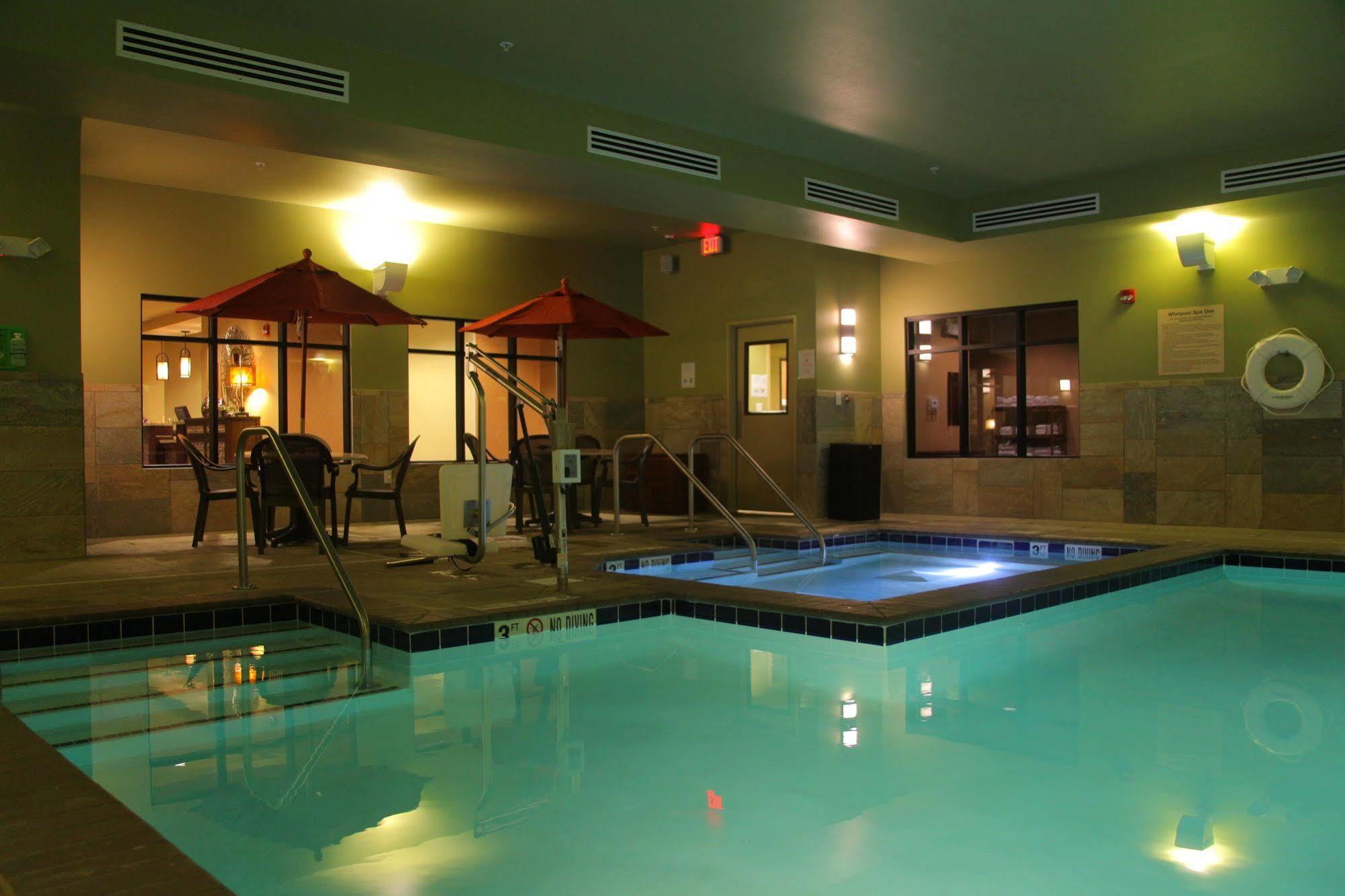 Little Missouri Inn & Suites New Town Luaran gambar